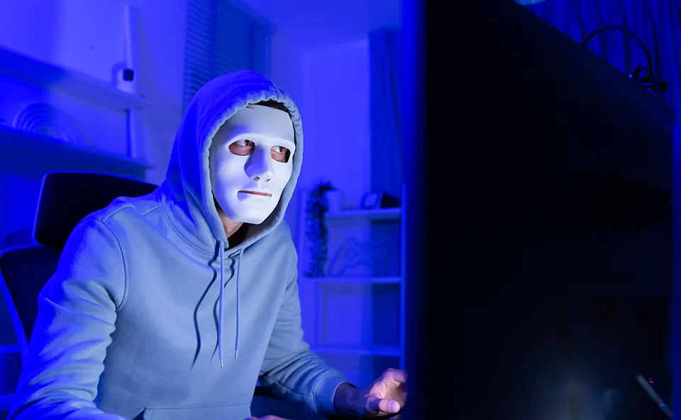 this is the face of a hacker who is knowledgeable 2025 01 09 12 47 14 utc