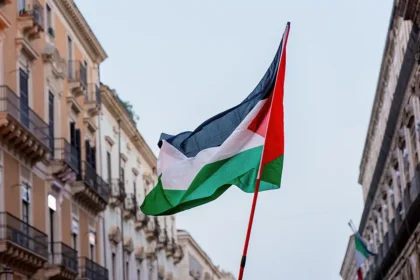 palestinian flag waving in the city symbol of fr 2025 03 09 07 58 36 utc