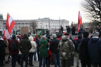 Ciftci Protesto Viyana HJ 01