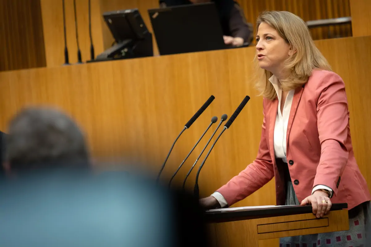Beate ParlamentsdirektionUlrike Wieser