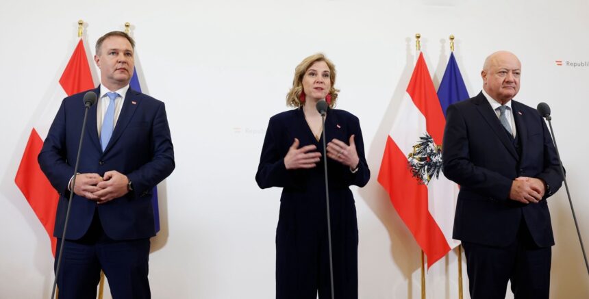 Buyuk HUKUMET BKARegina Aigner