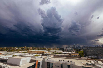 melbourne summer storms in australia 2025 03 08 04 23 29 utc 1